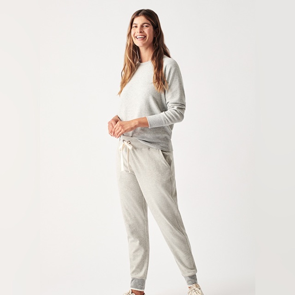 Faherty Legend sweater crew light heather grey